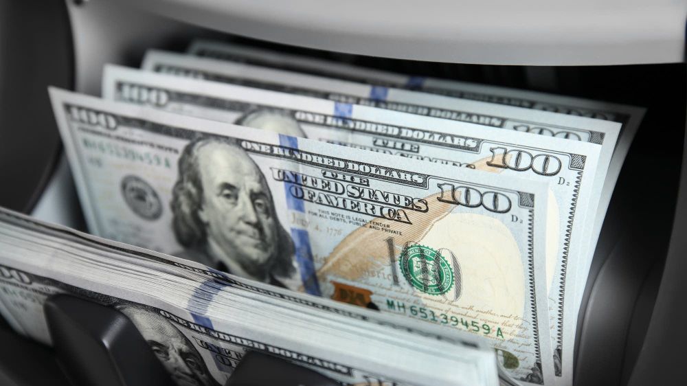 The U.S. economy is still a good investment, if you look at growth and high interest rates, but investors are rattled by high tariffs and high deficits.