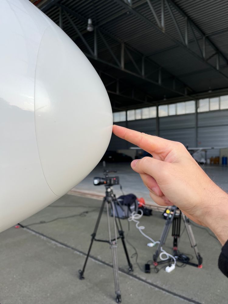 Me absolutely booping the fatherloving fuck out of said long boopy jet snout.