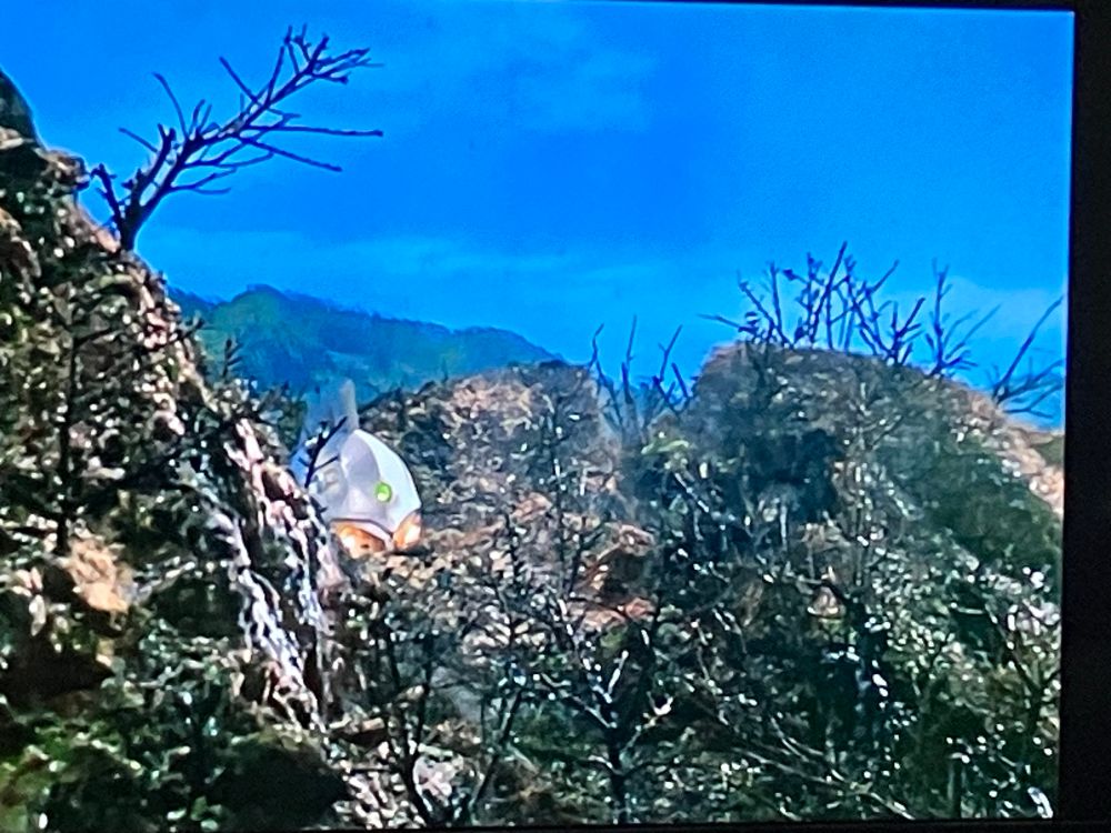 Ultraseven hiding behind mountain