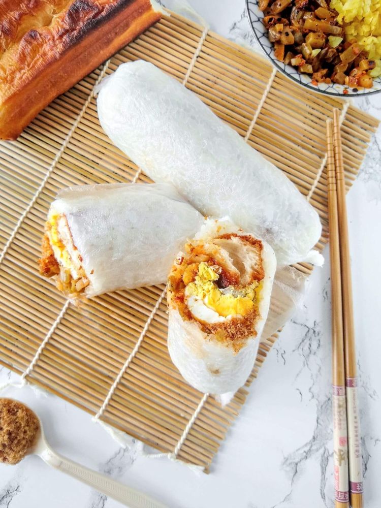 Taiwanese fan tuan - rice roll stuffed with goodies