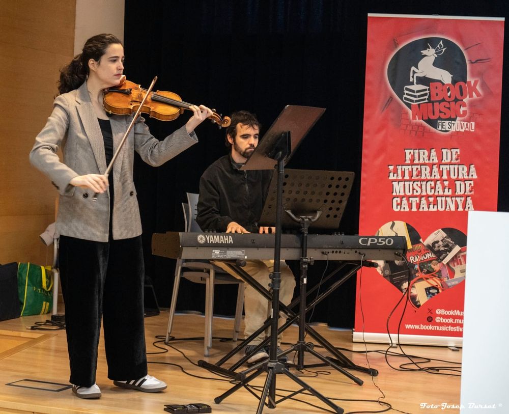 Nàdia Boulanger, una mica més a prop de tothom gràcies a la xerrada-concert de la @MarinaSala9 al @BookMusicFest .
Gràcies! @bibcanfabra 
#bookmusicfestival #músicaclàssica 
#barcelona
📷@josepburset i @eleerasdigit