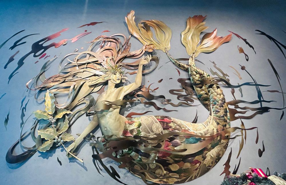 Ceramic (?) wall art of the mermaid

Starbucks flagship store at Dream Plaza
Xinyi District, Taipei