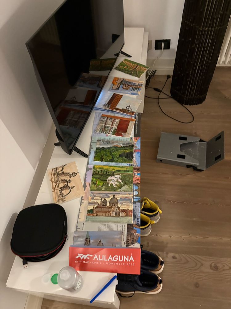 Paintings in an apartment 