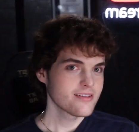 Photo of the streamer “Dream” from his face reveal