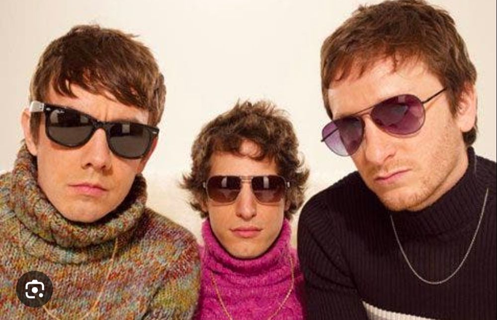 Les Lonely Island pour la promo de leur single Turtleneck & Chain