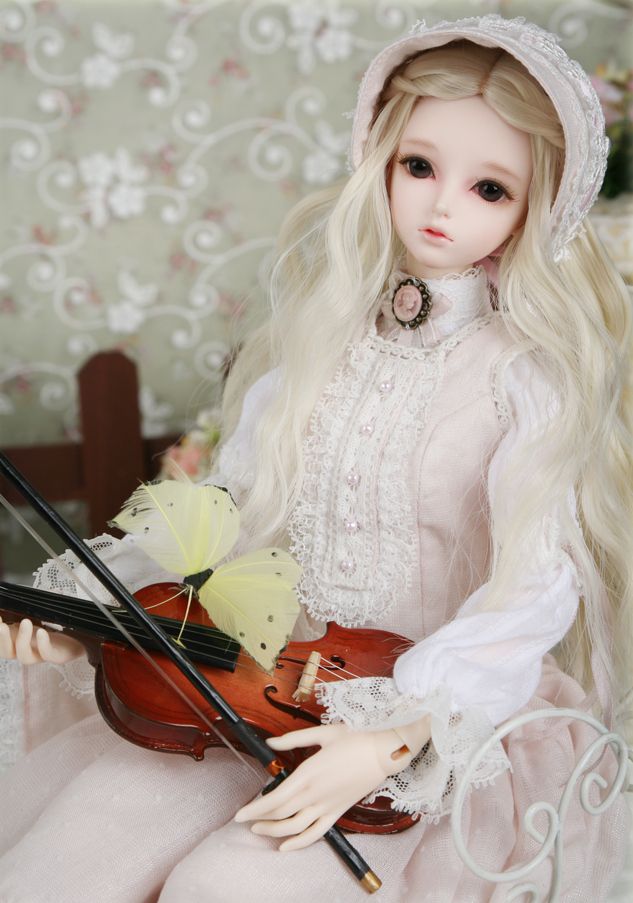 Pure Rosette Delilah from Soom Dolls. I wanted her default outfit as well (pictured). 