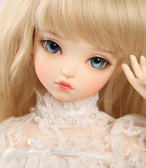 Iplehouse Irene. I wanted one with peach gold skin and Makeup C. 