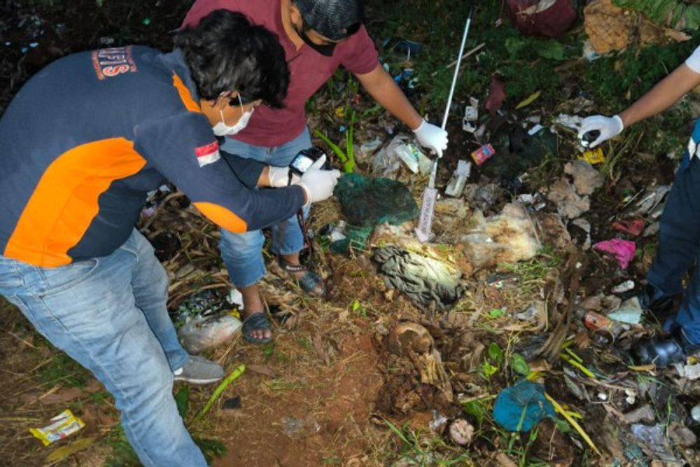 Geger! Diduga Tulang Manusia Ditemukan di Pinggir Tol Rawa Buntu