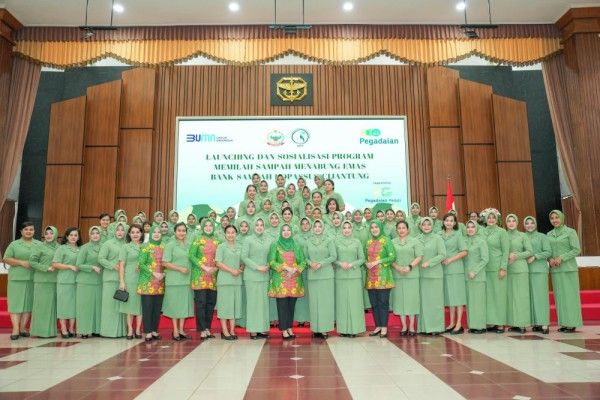 Pegadaian & Persit KCK PCBS Kopassus Luncurkan Program Bank Sampah