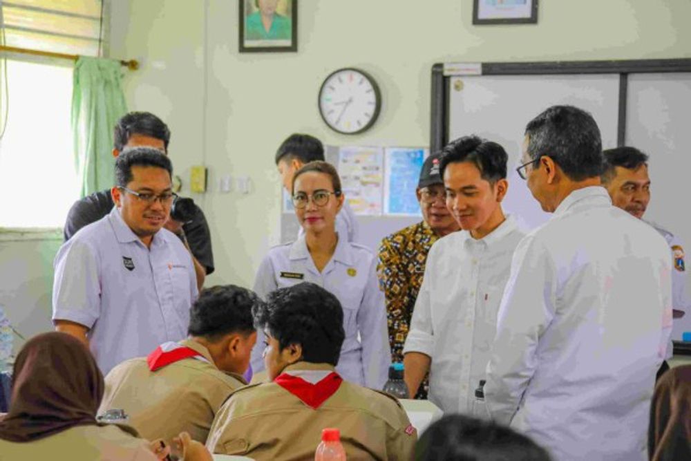 Heru: Menu Makan Siang Gratis di SMA 70 Jaksel Seharga Rp25 Ribu