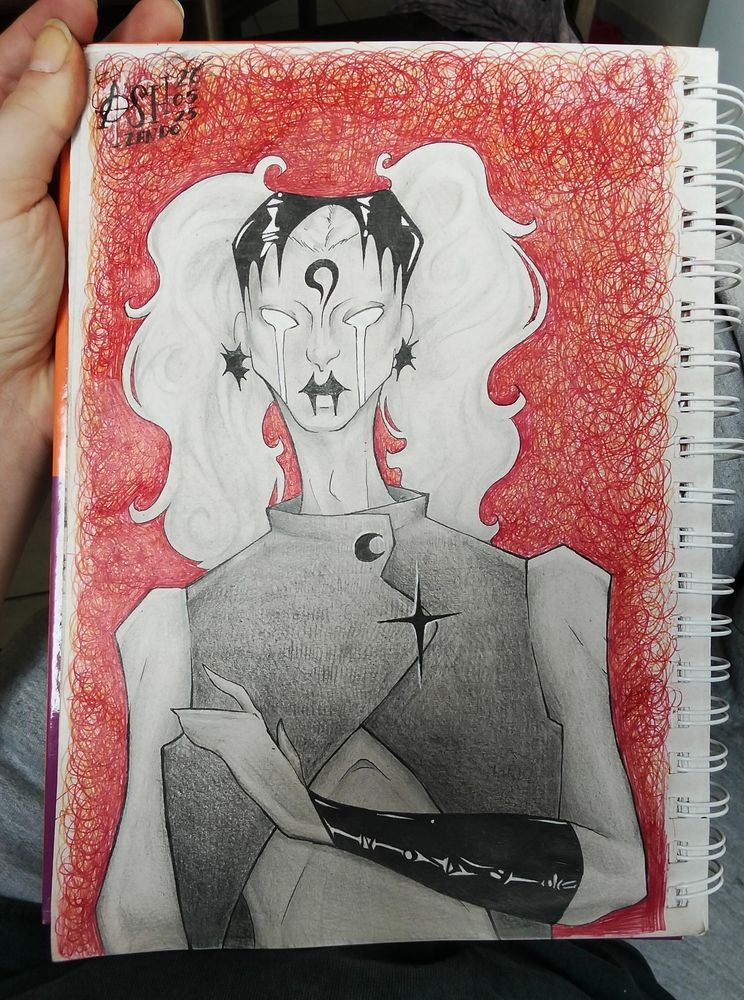 Desenho de uma pessoa de gênero questionável usando um colete e peças de latex/couro, tem cabelos brancos e pele pálida, contrastando com o fundo vermelho vivo 
