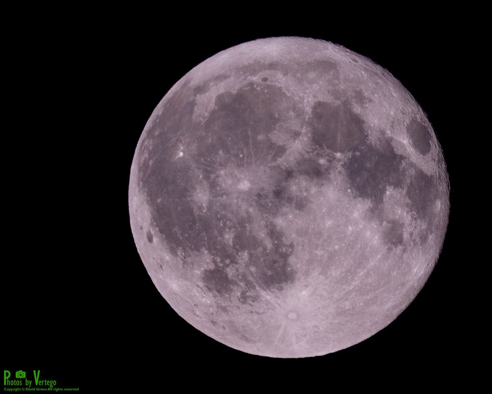 the Sturgeon Moon 
la Lune de l'Esturgeon