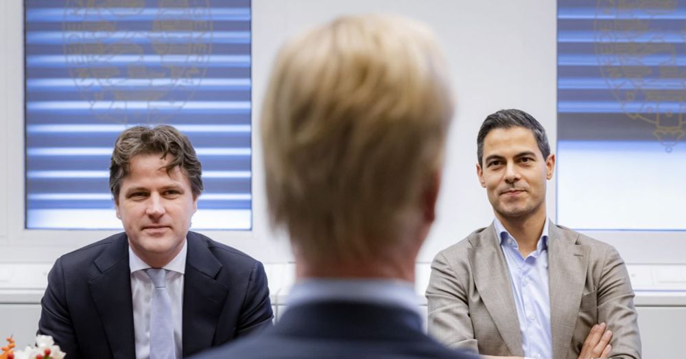 Formatie: De informatieperiode gaat soepel, is de boodschap van informateur Buma. Maar de echte vraag blijft onbeantwoord: gaat de VVD nog bewegen? Daar wees deze week niets op.