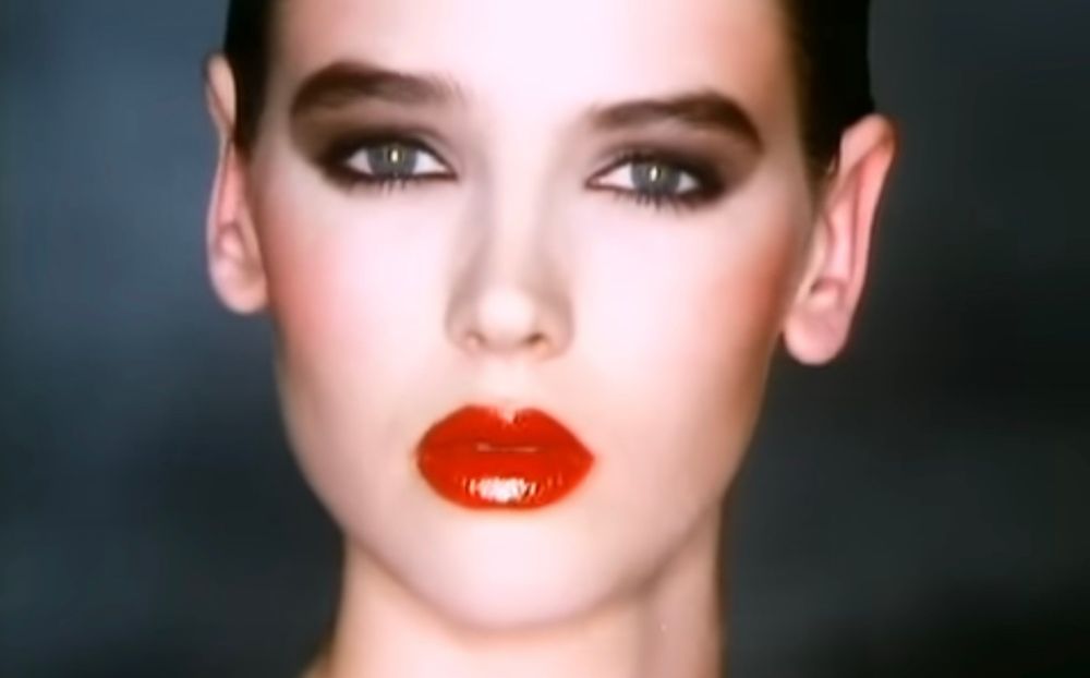 Robert Palmer’s Simply Irresistible video shot