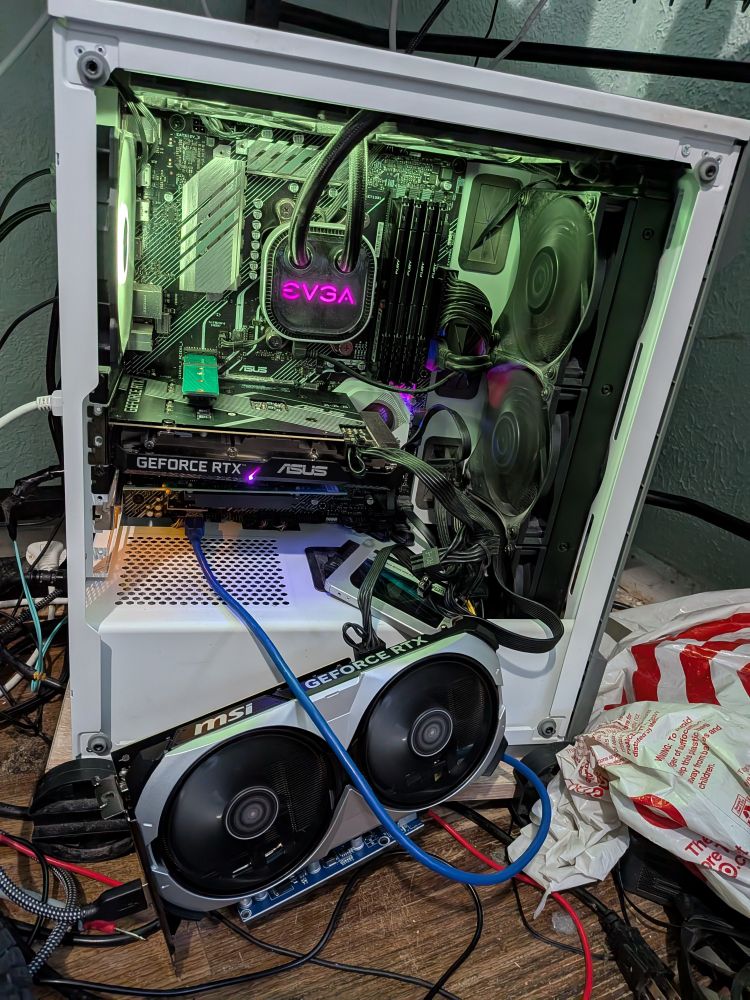 4070 running as secondary GPU in a pcie 1x breakout 