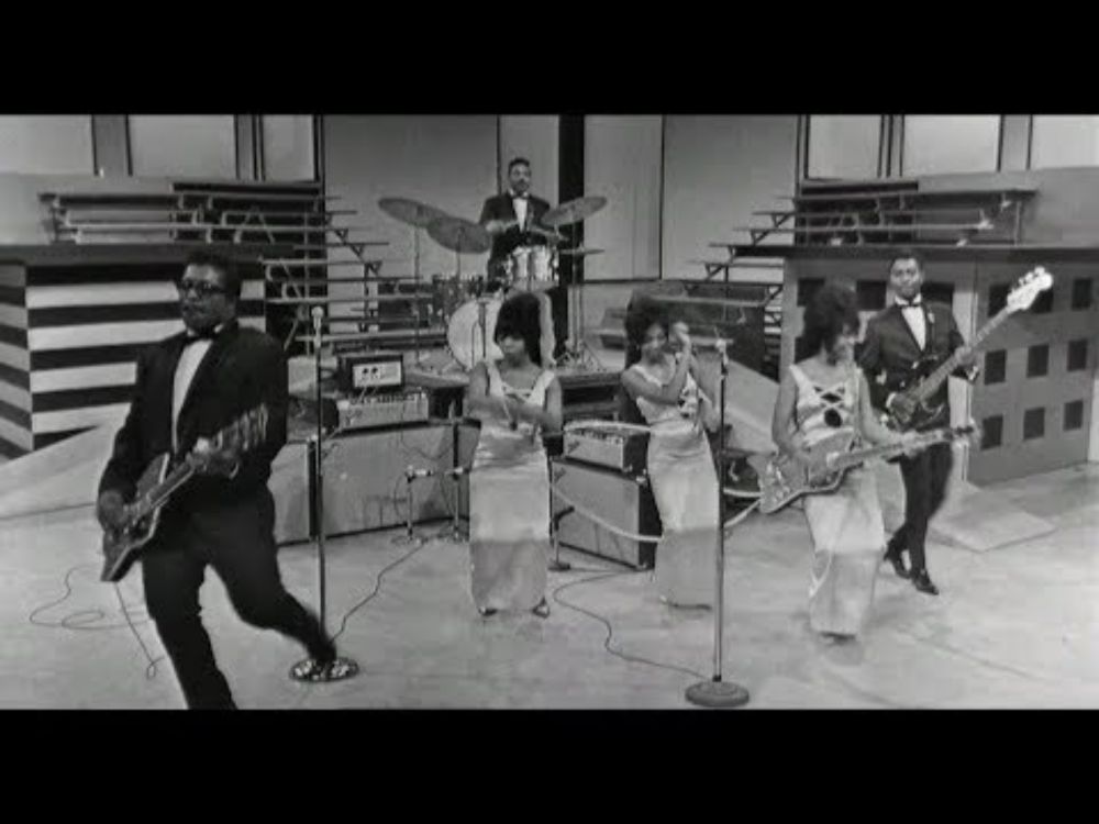 Bo Diddley - "Hey Bo Diddley" & "Bo Diddley" (best quality on YT)