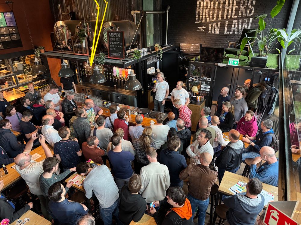 Home Assistant community in a pub