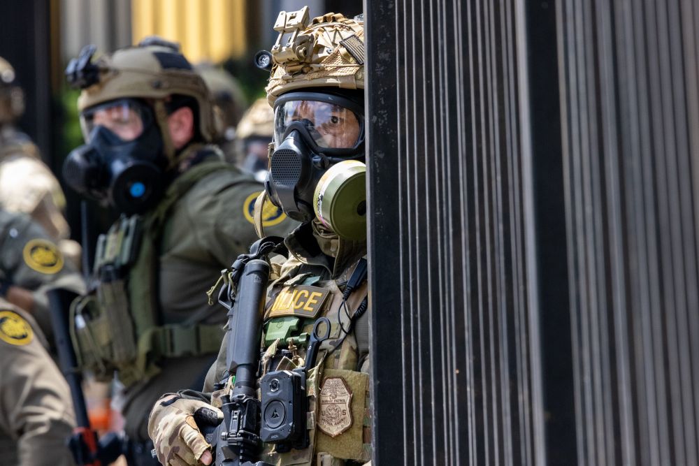 Masked, Armed and Forceful: Finding Patterns in Los Angeles Immigration Raids - bellingcat