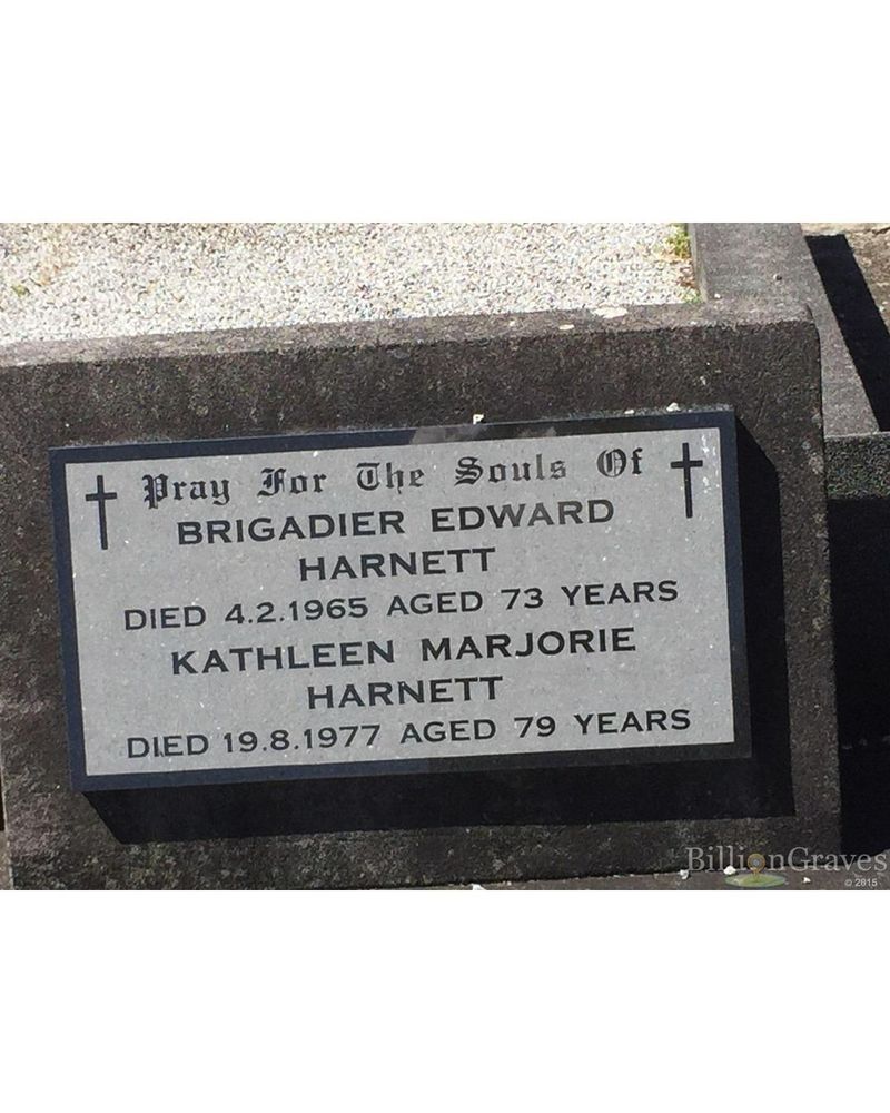 Photo of the gravestone of Brigadier Harnett and his wife Kathleen.