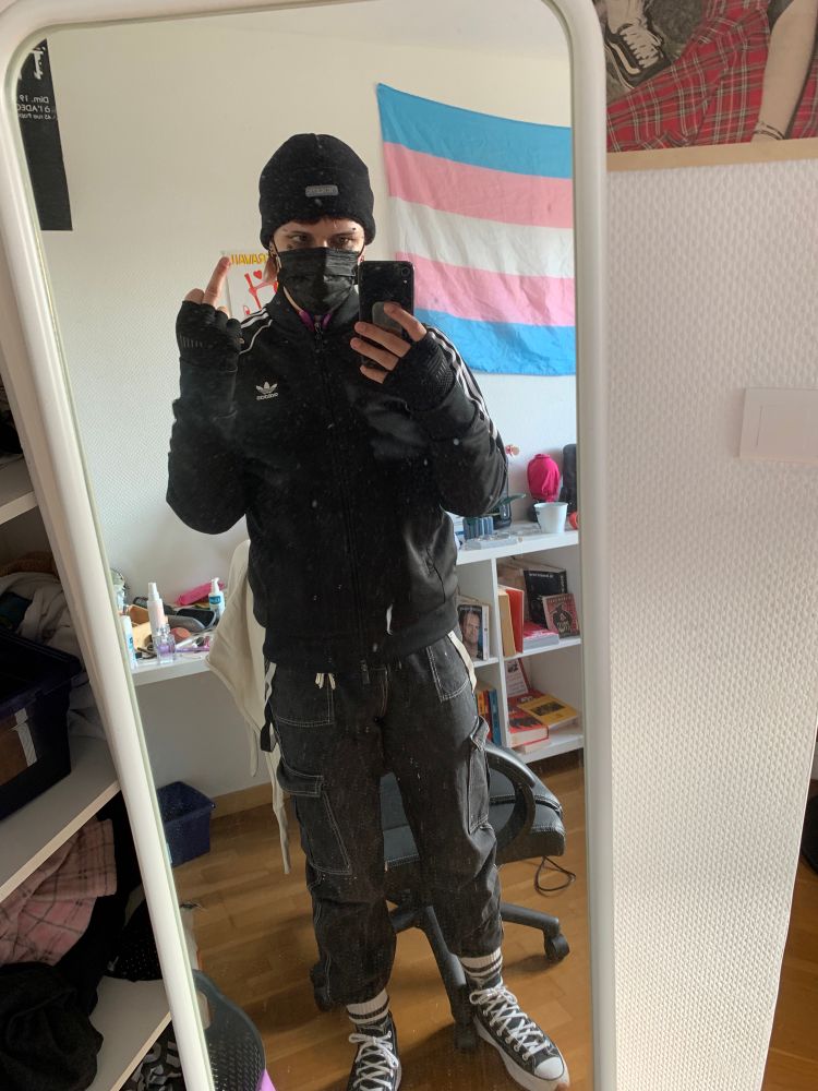 une tenue normale pour faire des choses normales 