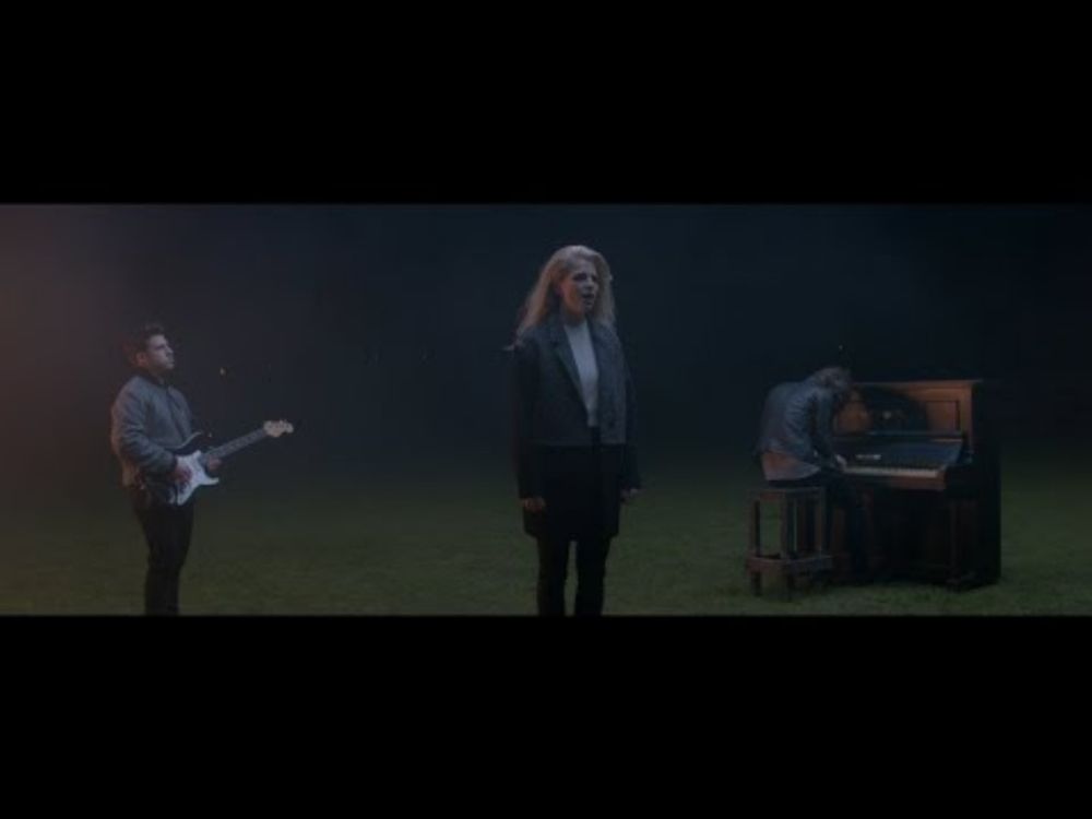 London Grammar - Nightcall [Official Video]