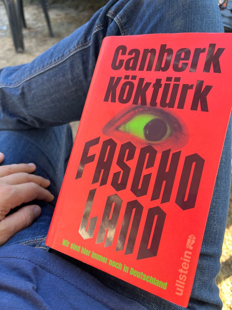 Buch „Fascholand“ von Canberk Köktürk
