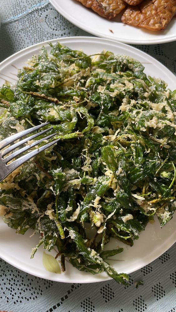 Crispy fried kangkong