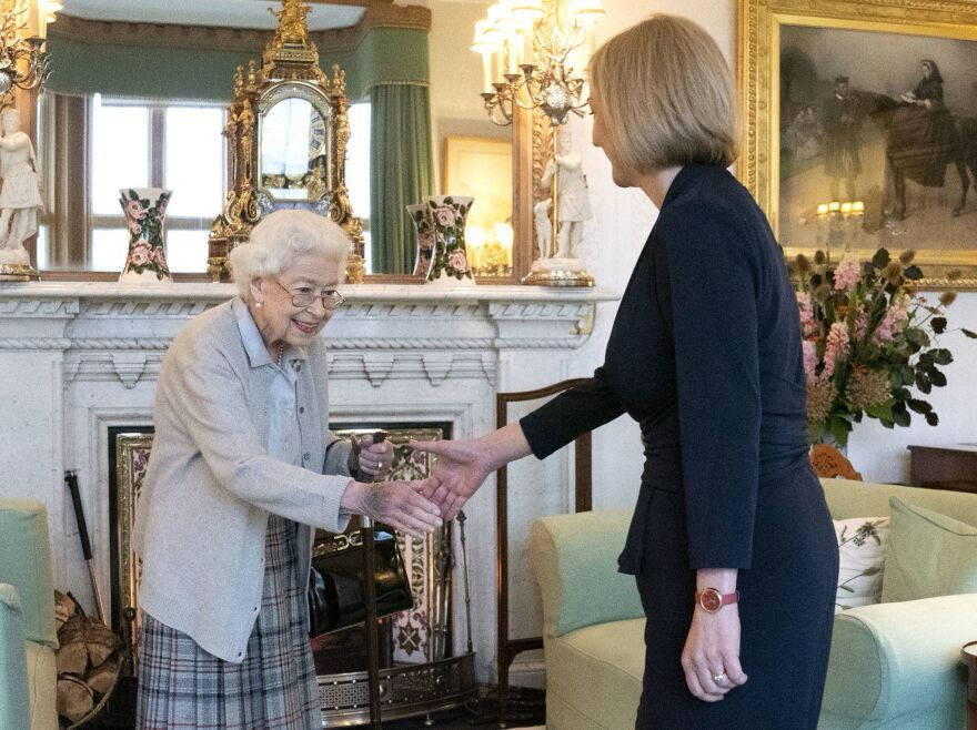 Liz truss meeting the queen just before she died. 
