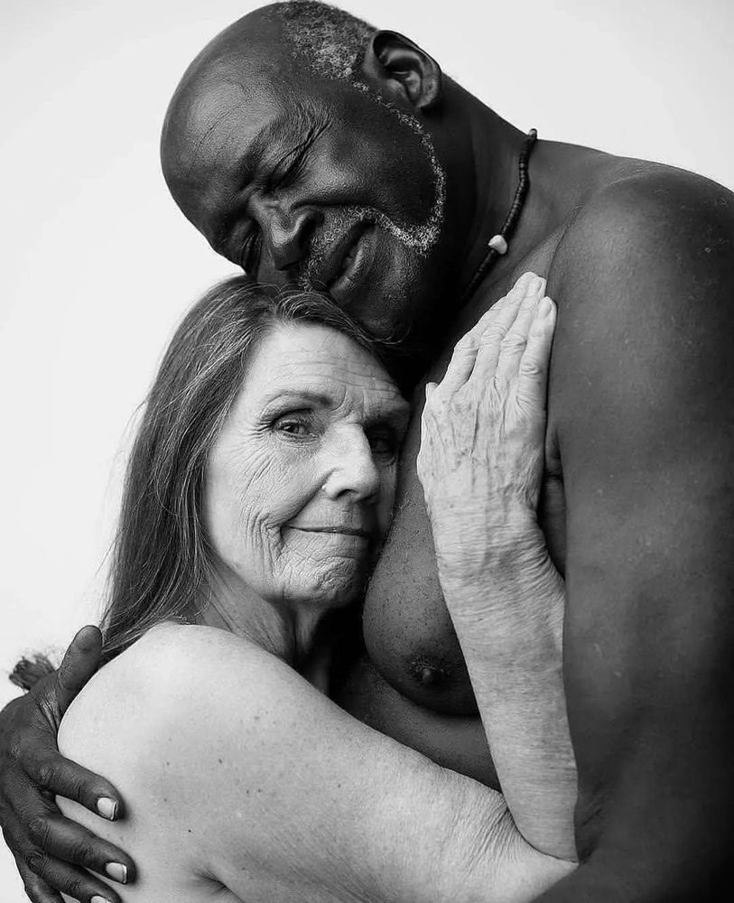 #A.Soul.in.Transit #Journal 

“Our bodies were just empty pages, until they were filled with our souls„

#ƒred-ƒorge