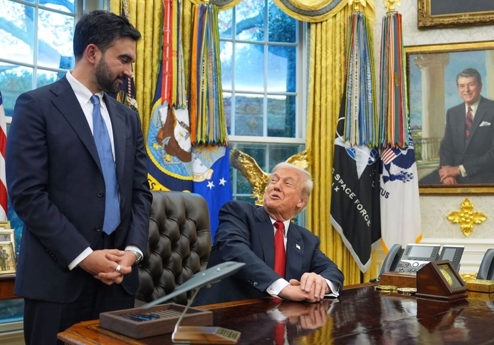 Trump, under the influence of a magical flower, falls madly in love with the new mayor of New York.