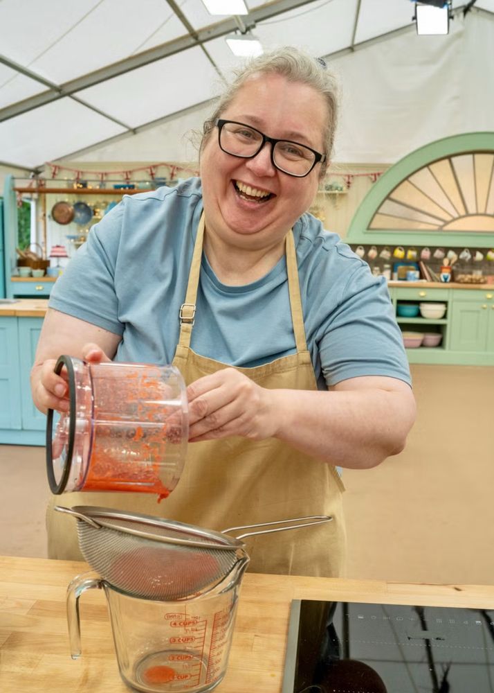 picture of gill from the great british bake off