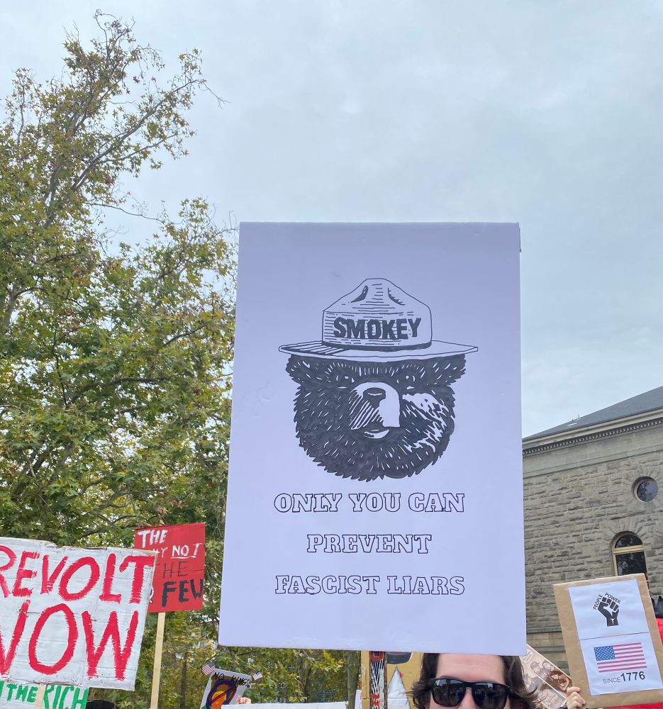 
SMOKEY
ONLY YOU CAN
PREVENT
FASCIST LIARS
