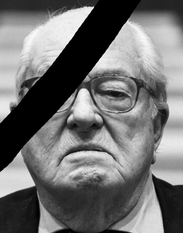 Jean-Marie Le Pen affublé d'un bandeau noir de deuil. 