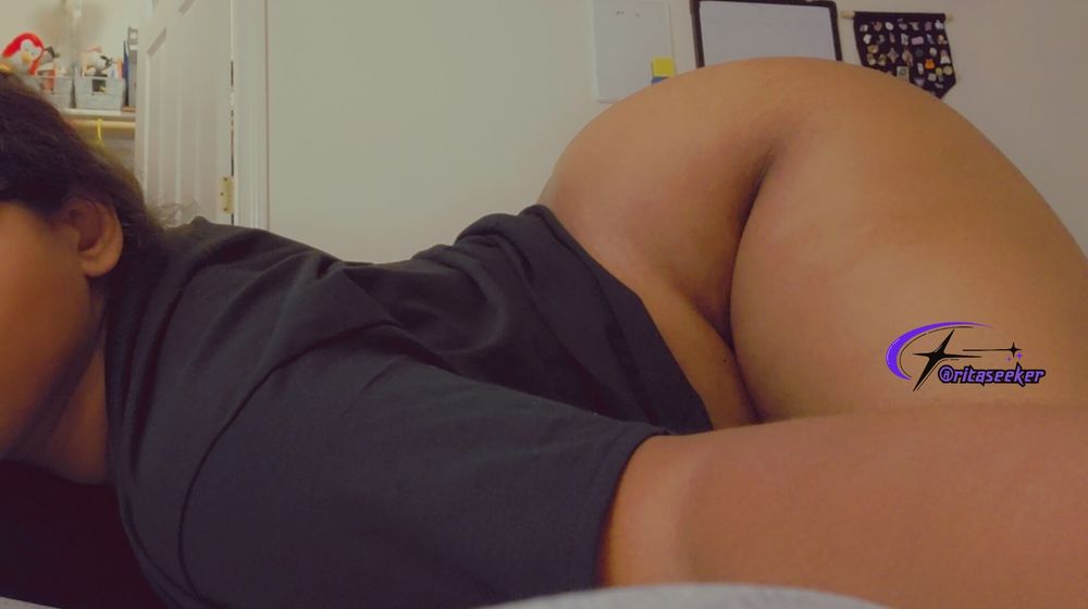 ser is on her bed with her ass up. she's wearing a black tshirt with no panties <3