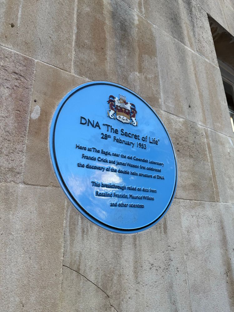 Placard outside the Eagle pub in Cambridge signifying the announcement of the discovery of DNA, which was announced at the pub. 