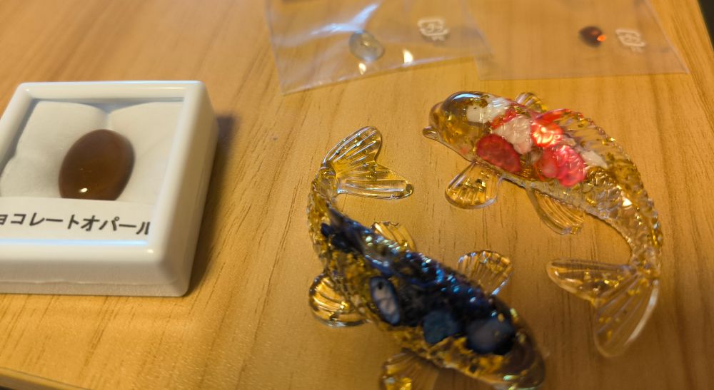 チョコレートオパールの色味がしっかりでる角度