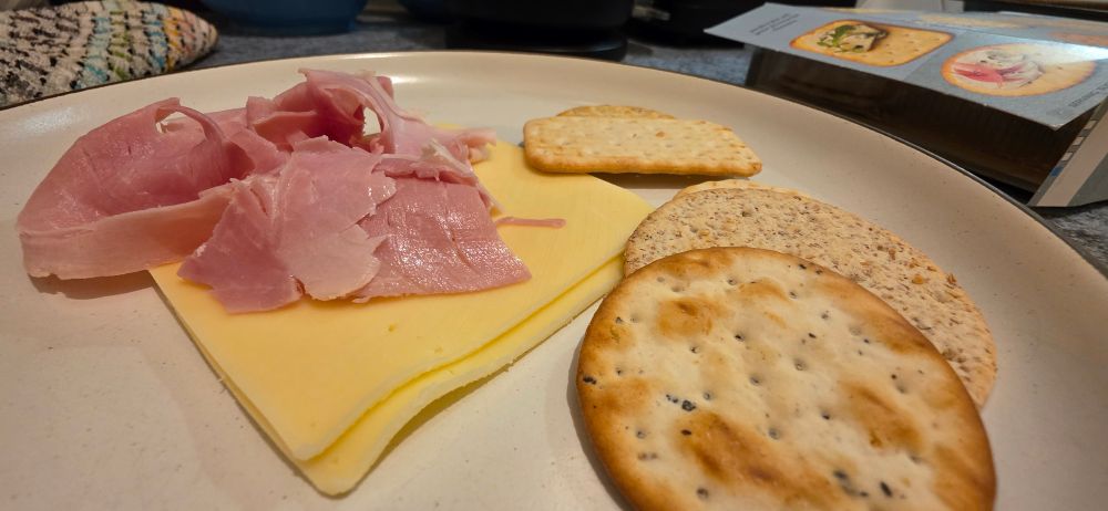 ham, gouda & biscuits