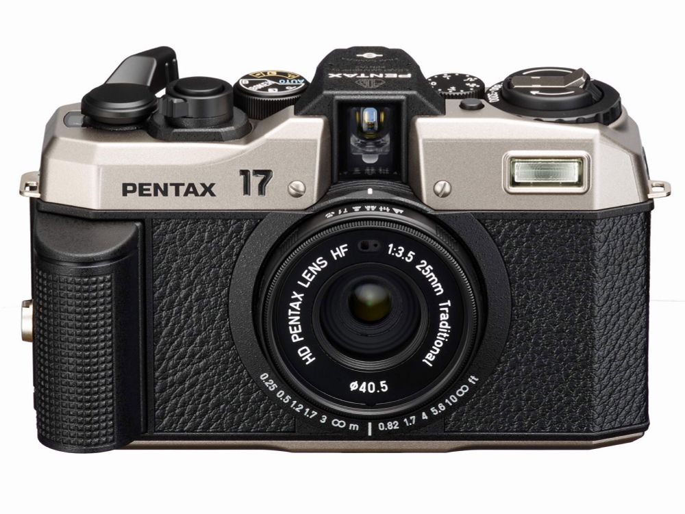 2024年のいま誕生したフィルムカメラの新製品「PENTAX 17」　35mmハーフを採用、巻き上げレバーも　操作する楽しさを重視