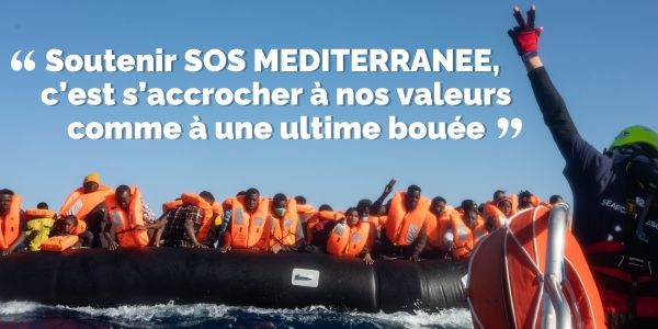 Photo d'une intervention de l'association Sos méditerranée venant en aide à des canots de migrants. 

" Soutenir Sos méditerranée c'est s'accrocher à nos valeurs comme à une ultime bouée"