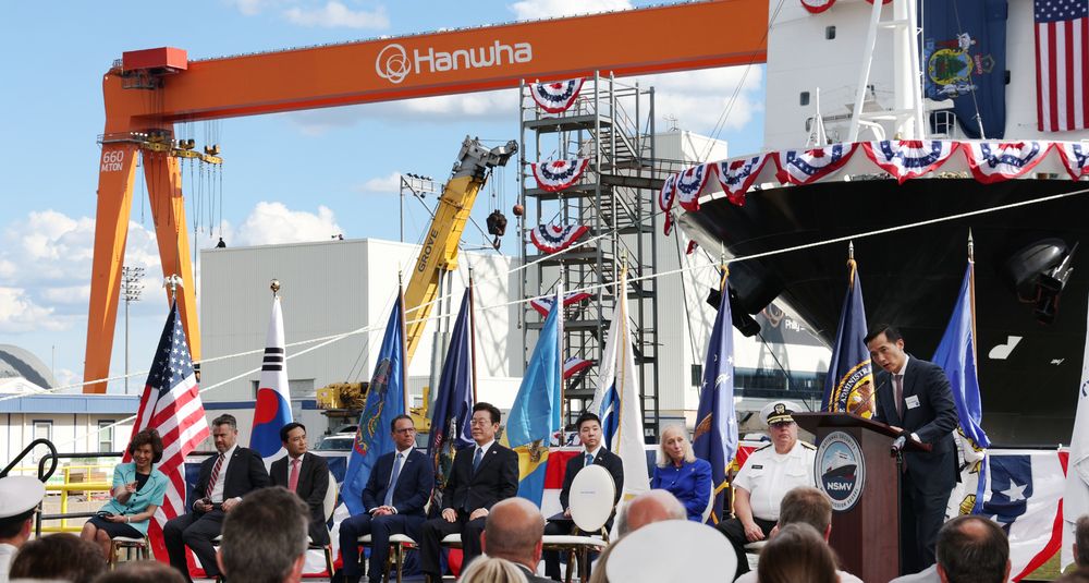 South Korean firms pledged $150 billion in U.S. investments during President Lee Jae-myung’s Aug. 25 summit with U.S. President Donald Trump, securing access to U.S. markets but increasing their exposure to a slowing American economy. These pledges were the condition for Washington lowering tariffs on South Korean exports from 25% to 15%, part of a […]


The post South Korea’s pay-to-play deal with Trump anchors firms in a risky US economy appeared first on Korea Pro.