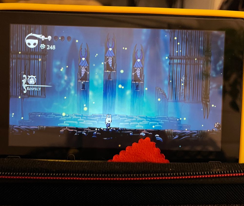 Mantis lords mostrando respeto ante Hollow Knight 