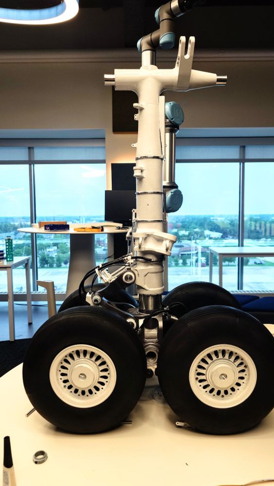 Model of the 1.3 meter tall Boeing 787 main landing gear side view for airshow exhibit.
