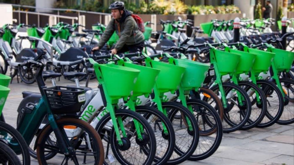 London e-bike boom leads to clashes with councils