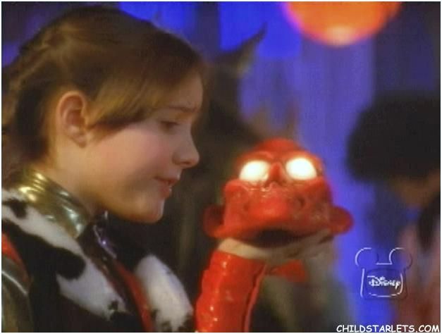 A red skull with lit up eyes, held by a girl. It is used as a walkie talkie between realms from Halloweentown to the mortal world.
