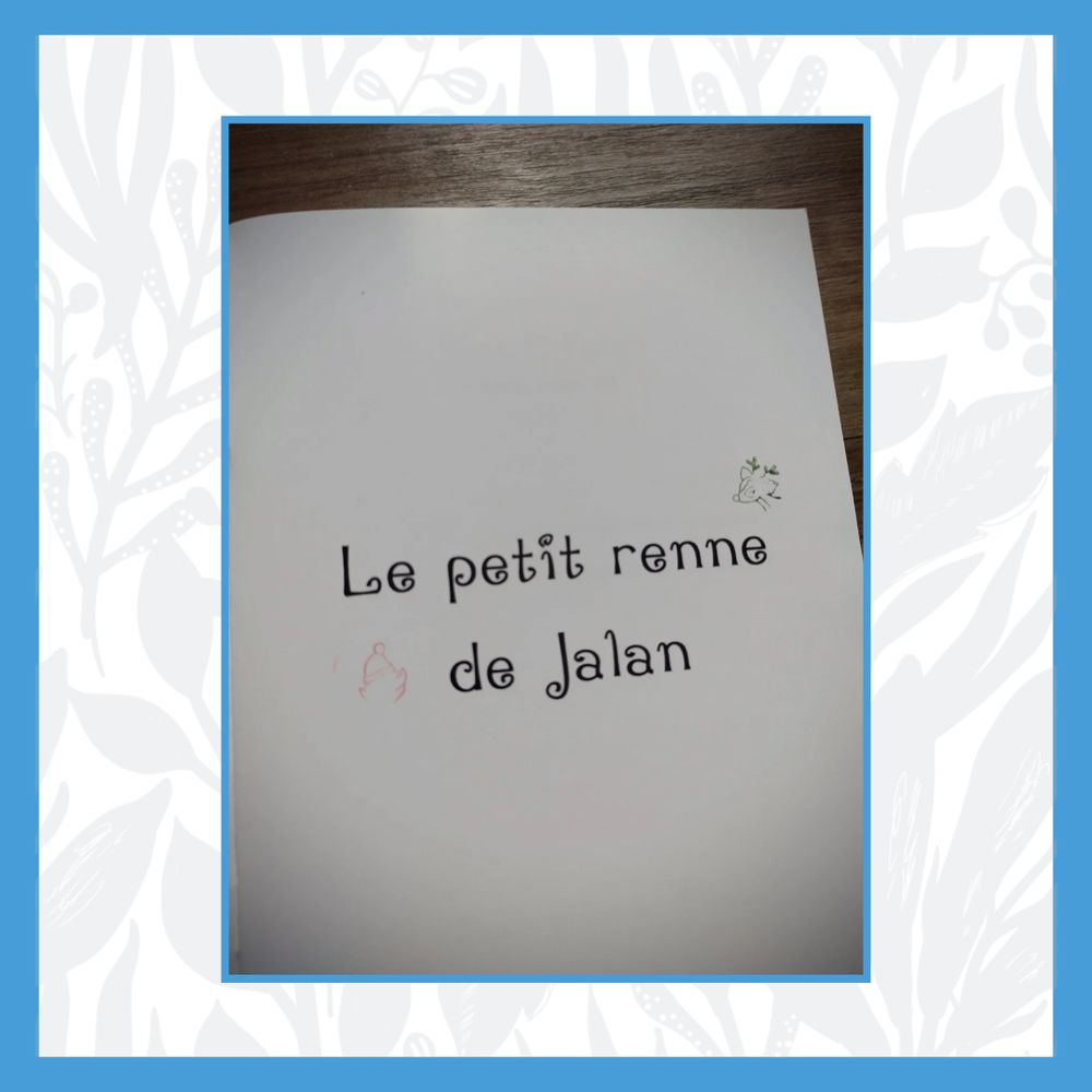 Visuel avec une photo de l'intérieur du conte où sont tamponné un renne et un père Noël.