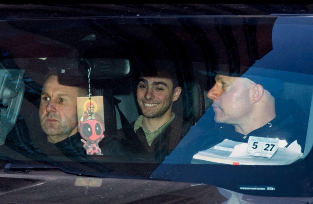 Image of Luigi Mangione leaving court on Dec 23, 2024