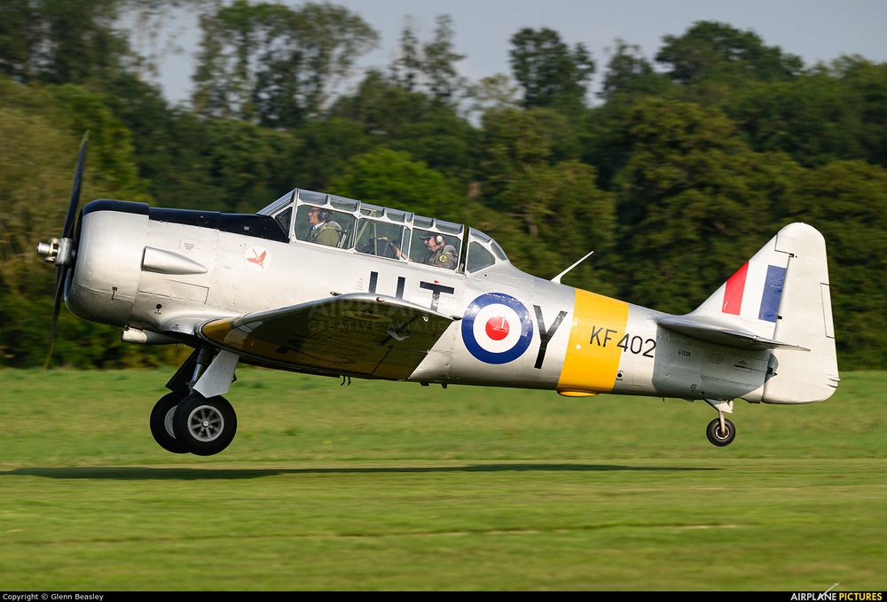 Private | North American | Harvard/Texan (AT-6, 16, SNJ series) | G-TEXN | UK - England, Old Warden ( - EGTH) | Photo taken by Glenn Beasley 
