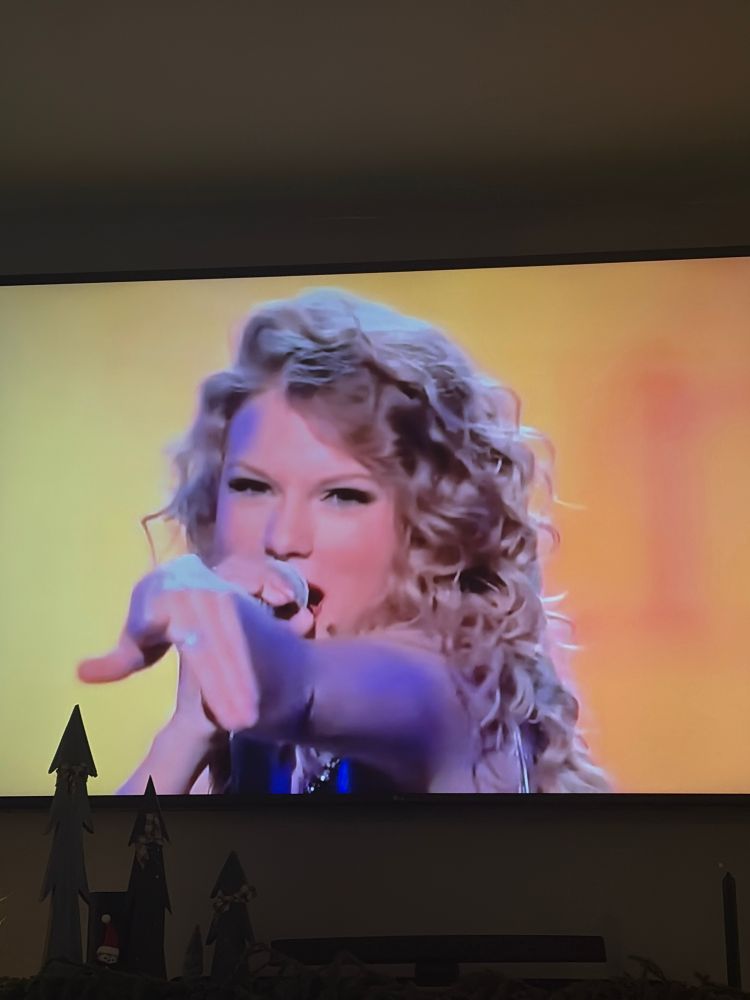 Taylor Swift in 2008 or 2009 on the Fearless tour 