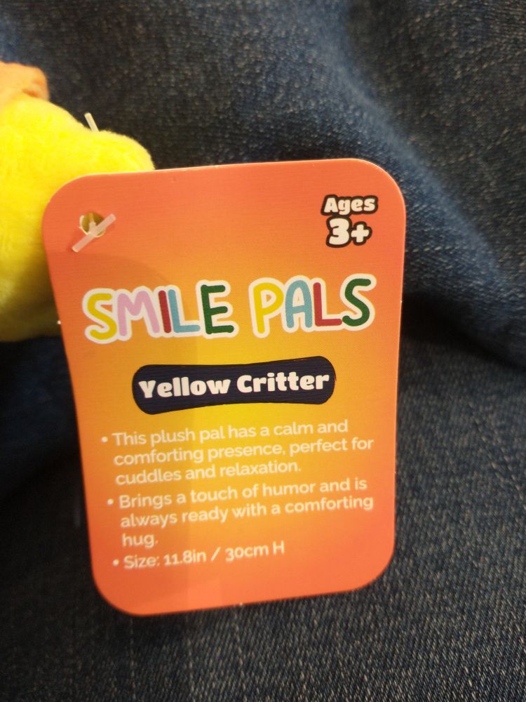 Image reads
Smile Pals - Yellow Critter
This plush has a calm and comforting presence, perfect for cuddles and relaxation.
Brings a touch of humor and is always ready with a comforting hug.
Size: 11.8in / 30 cm H