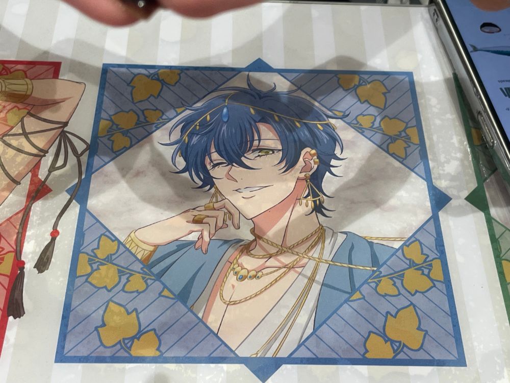 GIGOコラボカフェで撮った写真
テーブルのマットの酸ヶ湯に手で作ったハートの影を重ねてる